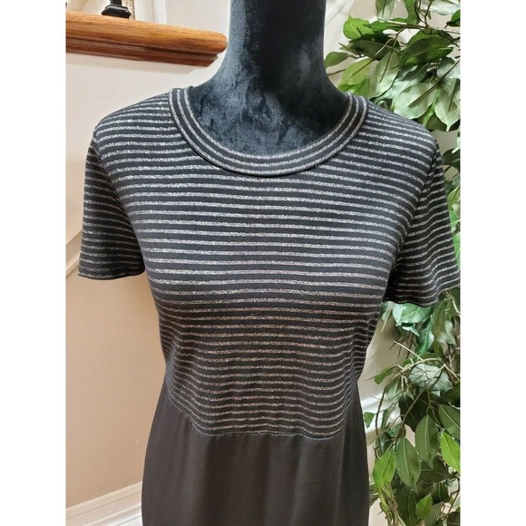 Mossimo Women's Black Striped Rayon Short Sleeve Round Neck Casual Blouse Size L - Picture 4 of 9
